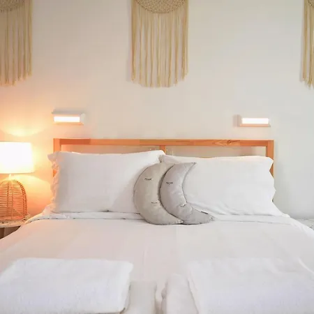 Adonis & Hotel Naoussa