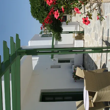 Adonis & Hotel Nausa