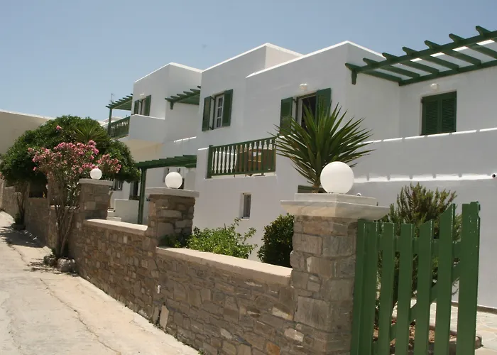 Adonis & ホテル 3*