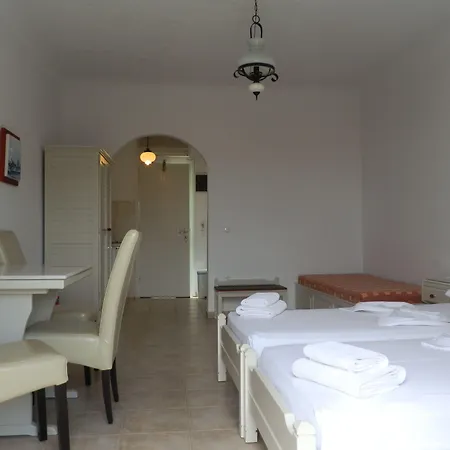 Hotel Adonis Studios&apartments