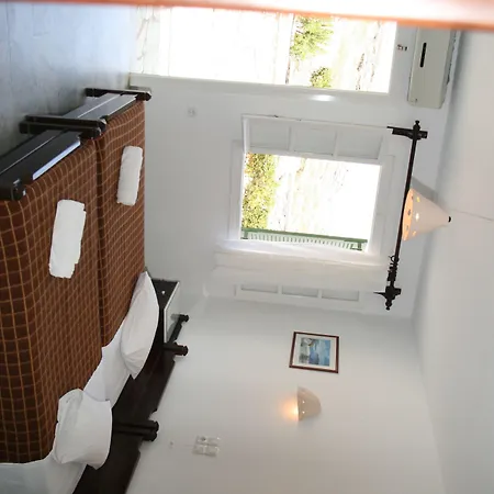 Adonis & 3* Naousa (Paros)