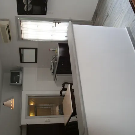 Adonis Studios&apartments Naousa (Paros)