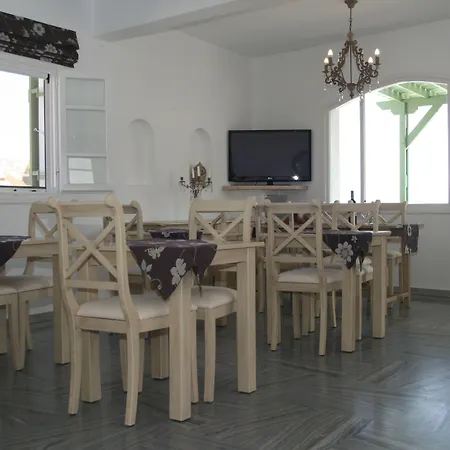 Hotel Adonis & Naousa (Paros)