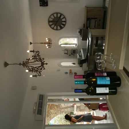 Adonis Studios&apartments Naousa (Paros)