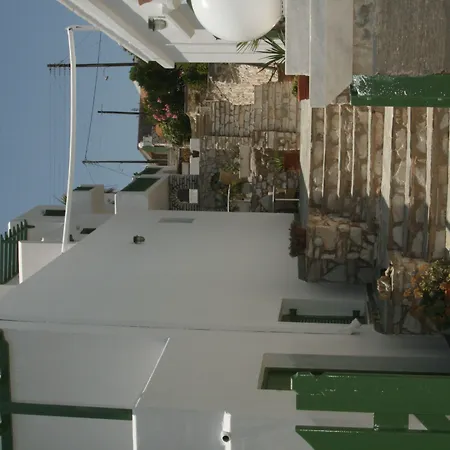 Adonis & Hotel Naousa (Paros)