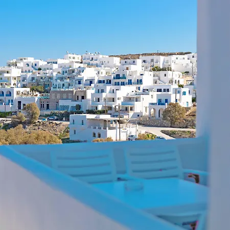 Adonis & 3* Naousa (Paros)