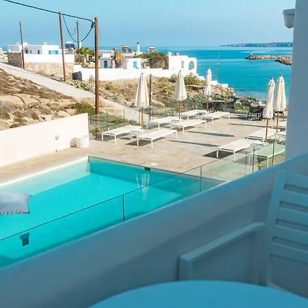 Adonis & 3* Naousa (Paros)