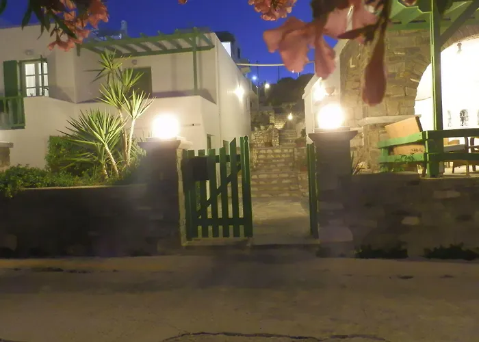 Adonis & Hotel Naousa