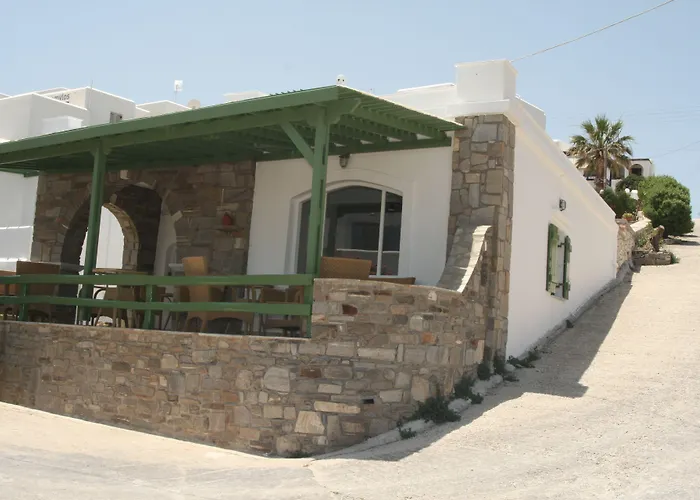 Hotel Adonis & Naoussa