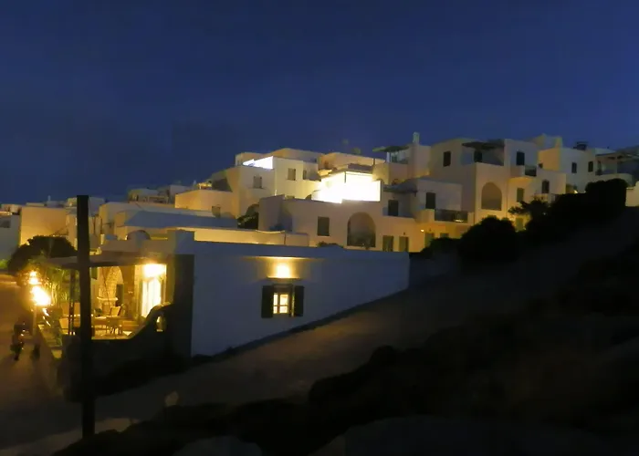 Adonis & Hotel Naoussa